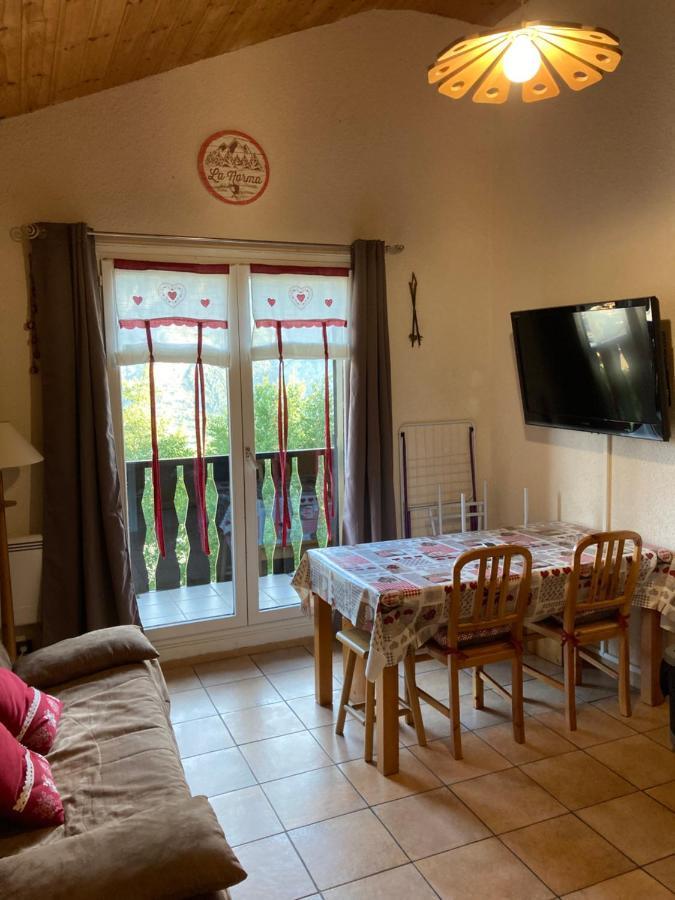 Appartement Dans Chalet Typiquement Savoyard Au Pied Des Pistes Ла-Норма Экстерьер фото